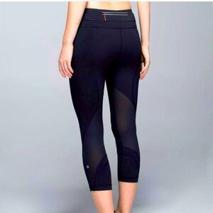 Lululemon Run Inspire Crop II Size 6